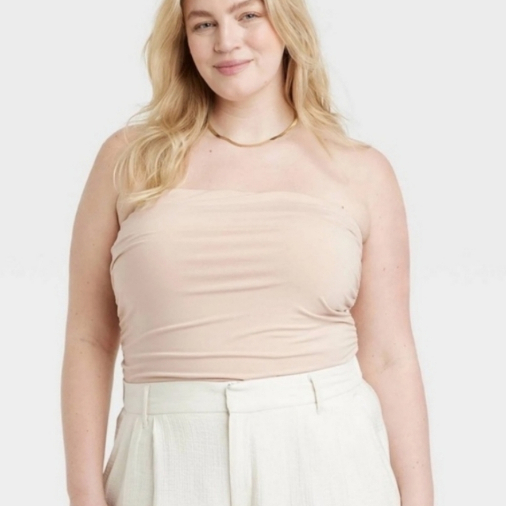 ❤️10/$16 New cute khaki tube top